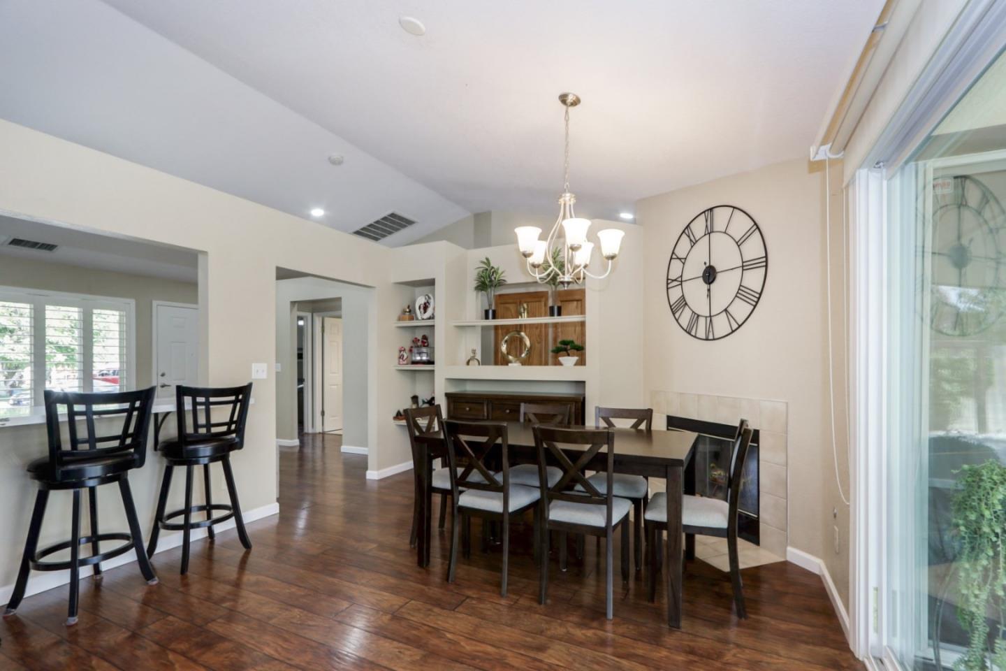 Detail Gallery Image 7 of 44 For 2247 Laguna Way, Los Banos,  CA 93635 - 4 Beds | 2 Baths