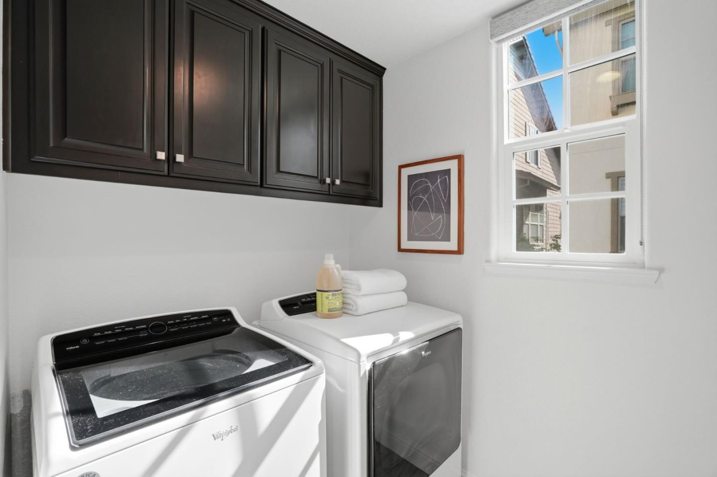 Detail Gallery Image 17 of 44 For 3806 Pyramid Way, Mountain View,  CA 94043 - 3 Beds | 3/1 Baths