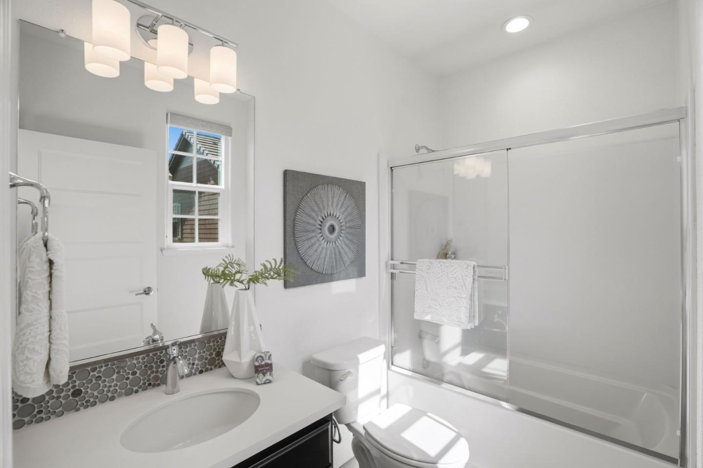 Detail Gallery Image 24 of 44 For 3806 Pyramid Way, Mountain View,  CA 94043 - 3 Beds | 3/1 Baths