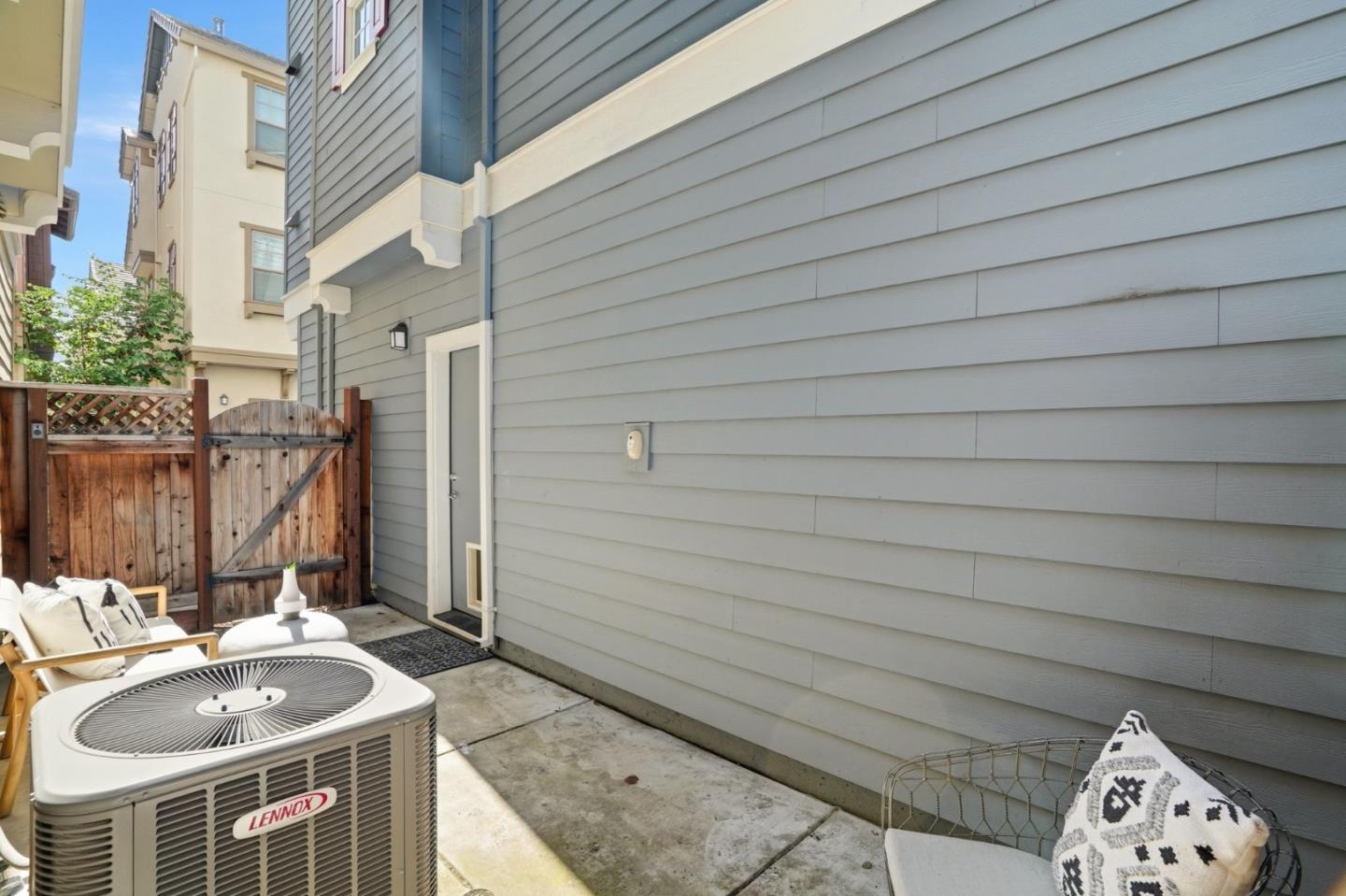 3806 Pyramid Way, Mountain View, CA, 94043