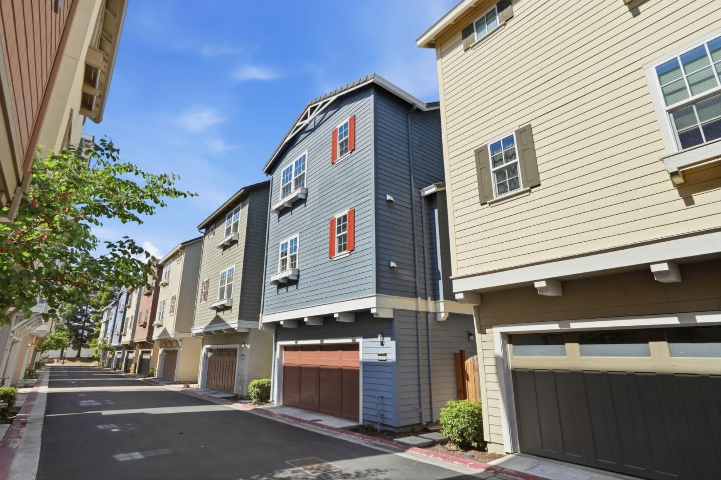 Detail Gallery Image 36 of 44 For 3806 Pyramid Way, Mountain View,  CA 94043 - 3 Beds | 3/1 Baths