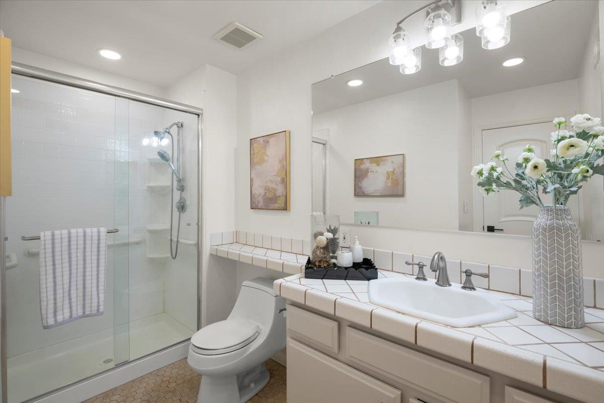 Detail Gallery Image 16 of 36 For 692 Hathaway Ct, San Jose,  CA 95136 - 4 Beds | 2 Baths