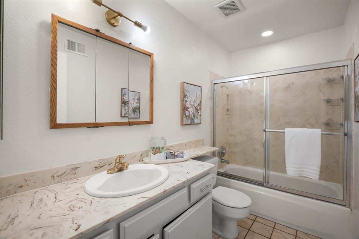 Detail Gallery Image 20 of 36 For 692 Hathaway Ct, San Jose,  CA 95136 - 4 Beds | 2 Baths