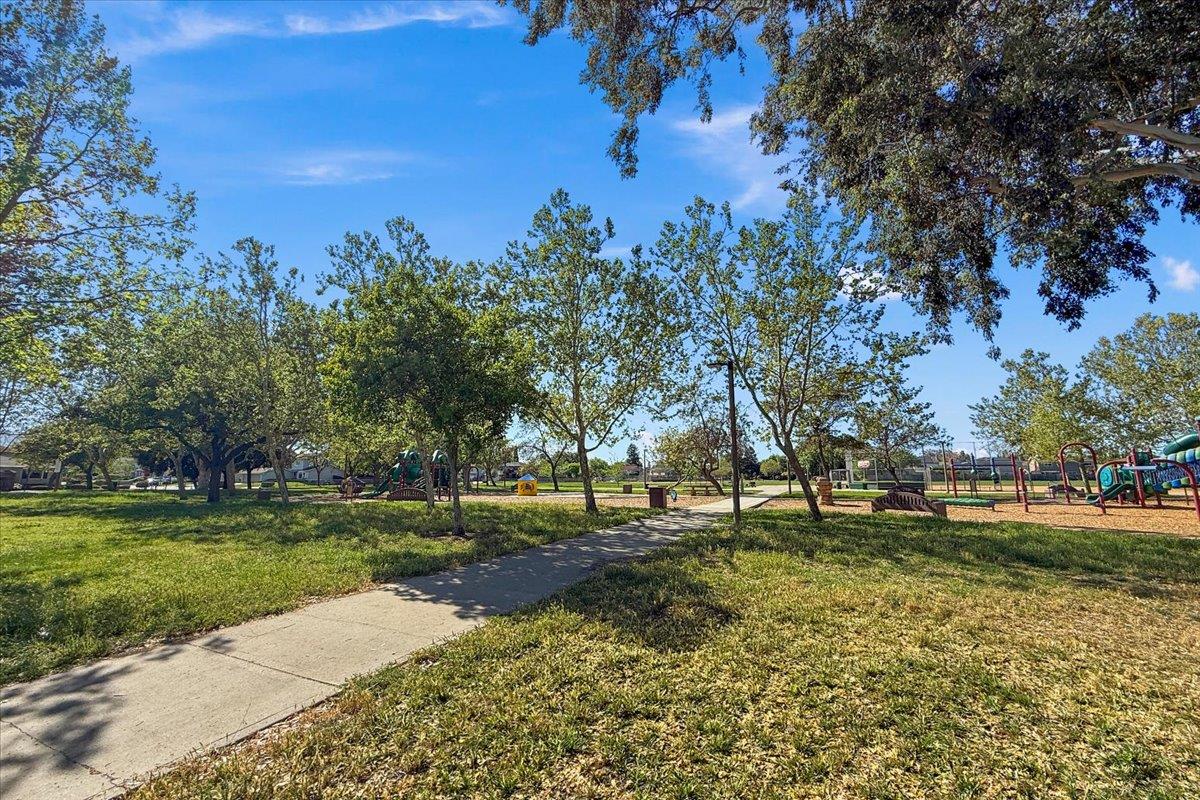 Detail Gallery Image 27 of 36 For 692 Hathaway Ct, San Jose,  CA 95136 - 4 Beds | 2 Baths