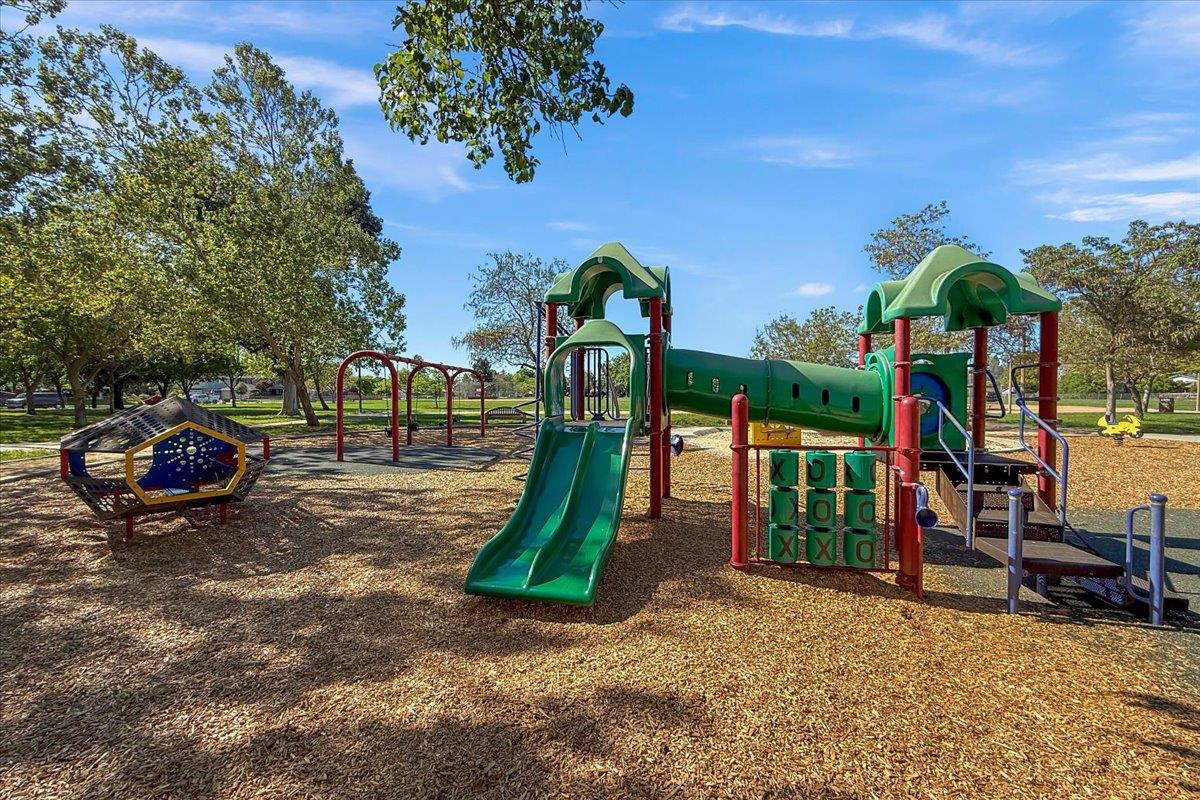 Detail Gallery Image 28 of 36 For 692 Hathaway Ct, San Jose,  CA 95136 - 4 Beds | 2 Baths