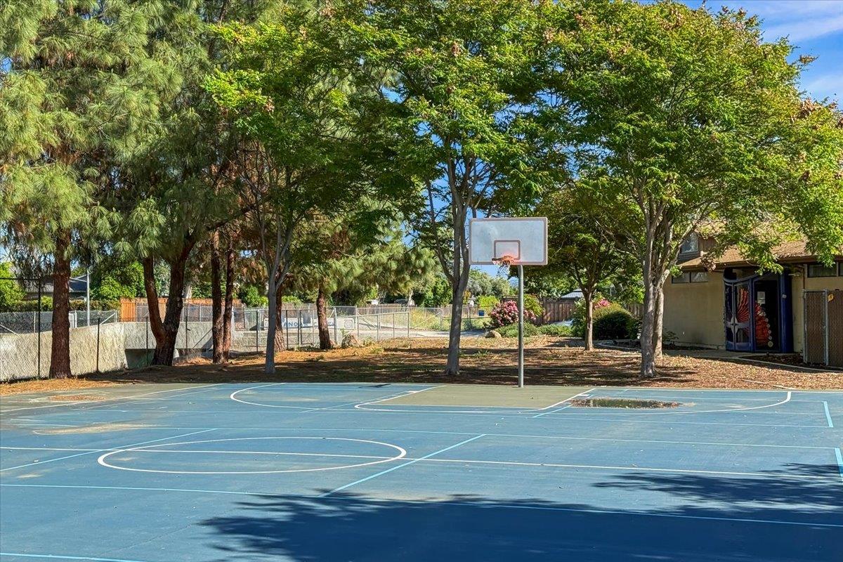 Detail Gallery Image 33 of 36 For 692 Hathaway Ct, San Jose,  CA 95136 - 4 Beds | 2 Baths