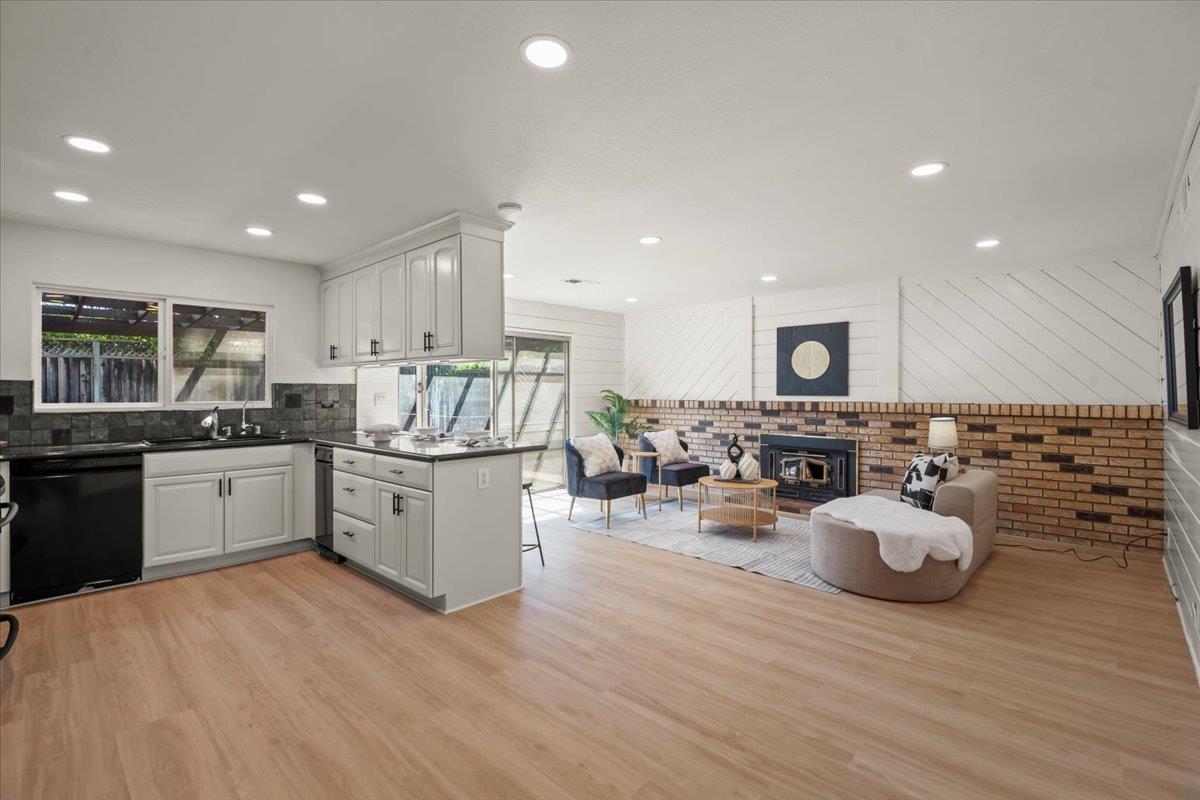 Detail Gallery Image 5 of 36 For 692 Hathaway Ct, San Jose,  CA 95136 - 4 Beds | 2 Baths