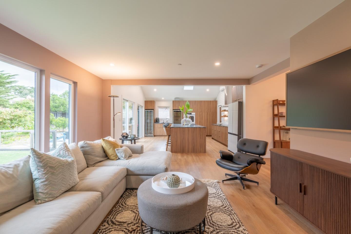 Detail Gallery Image 16 of 46 For 26140 Mesa Dr, Carmel,  CA 93923 - 3 Beds | 2/1 Baths