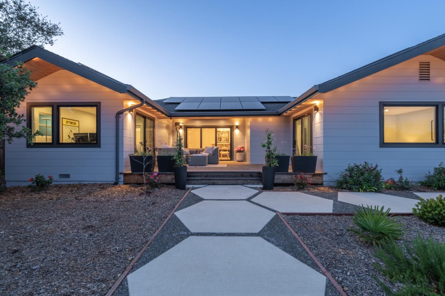 Detail Gallery Image 2 of 46 For 26140 Mesa Dr, Carmel,  CA 93923 - 3 Beds | 2/1 Baths