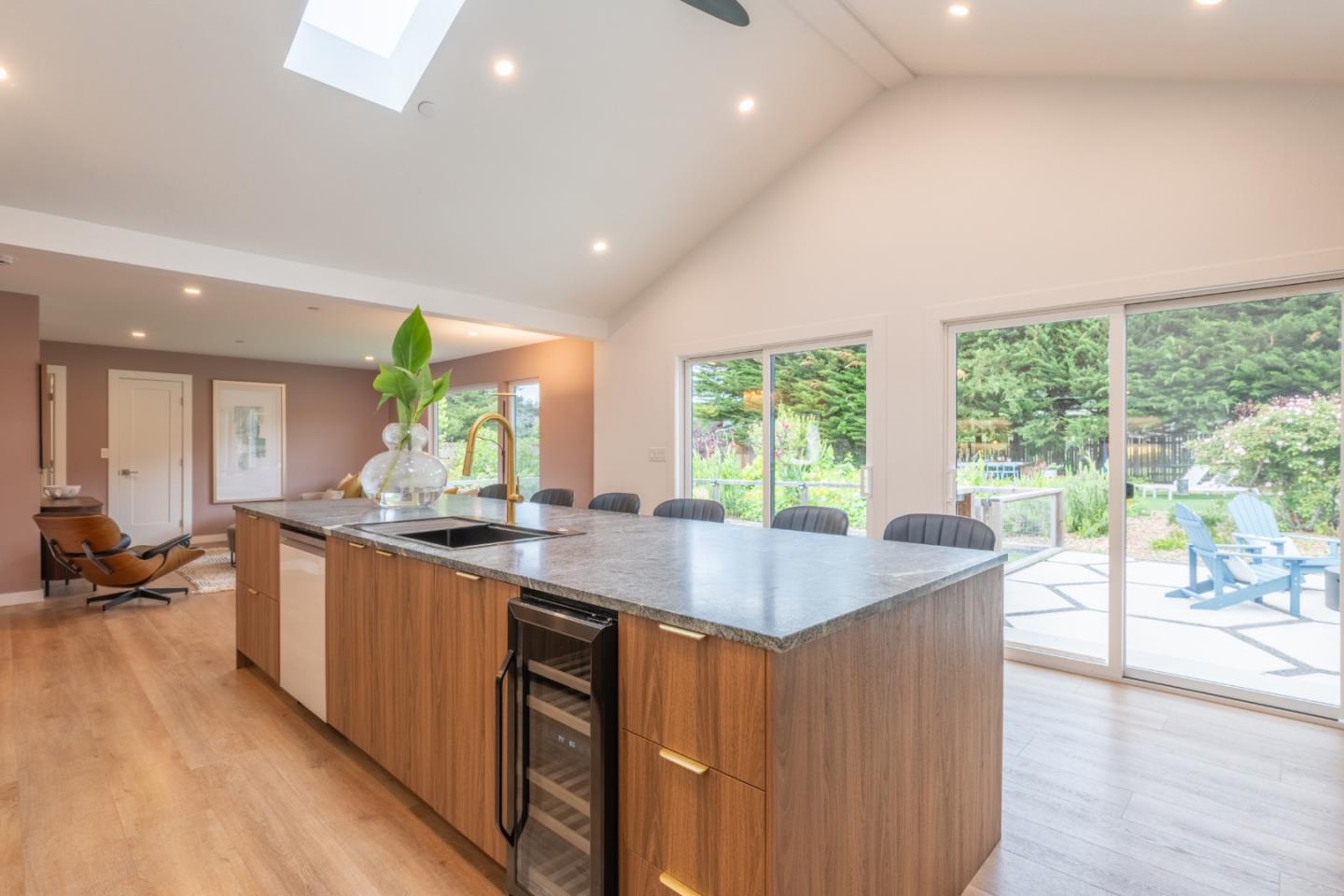 Detail Gallery Image 22 of 46 For 26140 Mesa Dr, Carmel,  CA 93923 - 3 Beds | 2/1 Baths