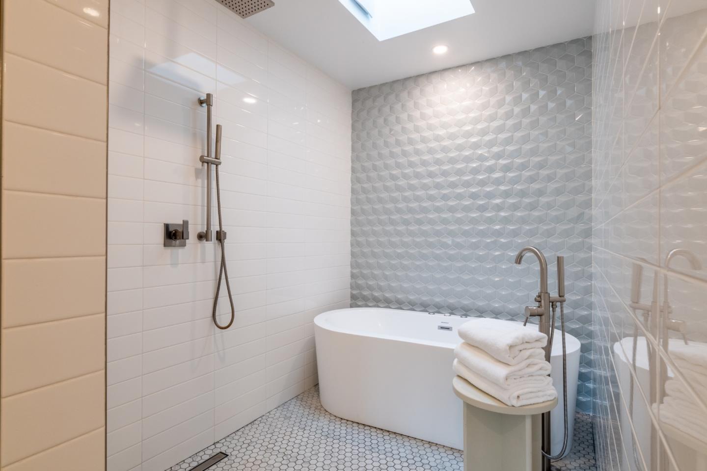 Detail Gallery Image 29 of 46 For 26140 Mesa Dr, Carmel,  CA 93923 - 3 Beds | 2/1 Baths