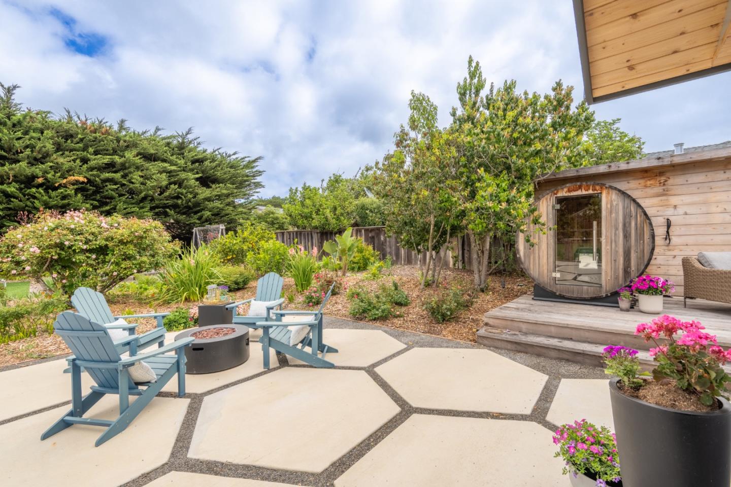 Detail Gallery Image 37 of 46 For 26140 Mesa Dr, Carmel,  CA 93923 - 3 Beds | 2/1 Baths