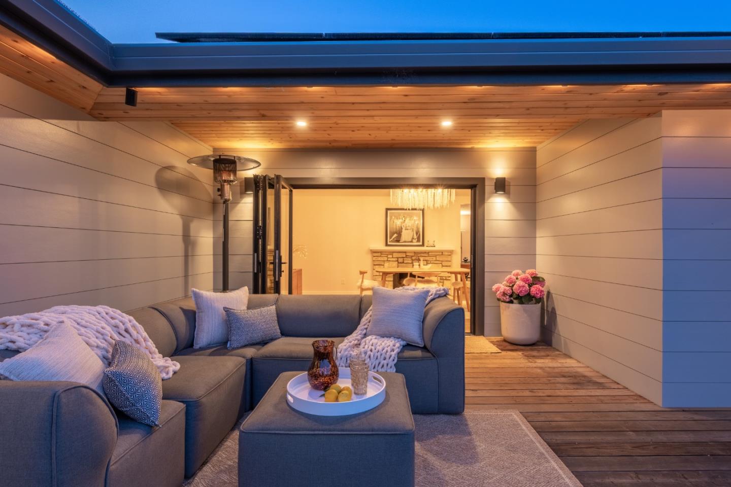 Detail Gallery Image 5 of 46 For 26140 Mesa Dr, Carmel,  CA 93923 - 3 Beds | 2/1 Baths