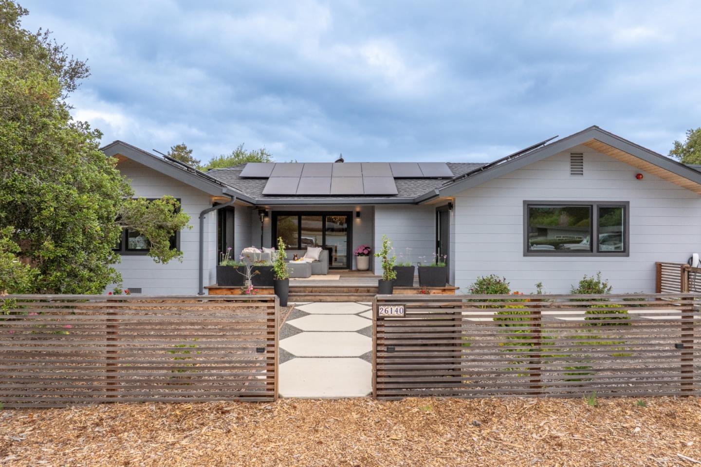 Detail Gallery Image 6 of 46 For 26140 Mesa Dr, Carmel,  CA 93923 - 3 Beds | 2/1 Baths