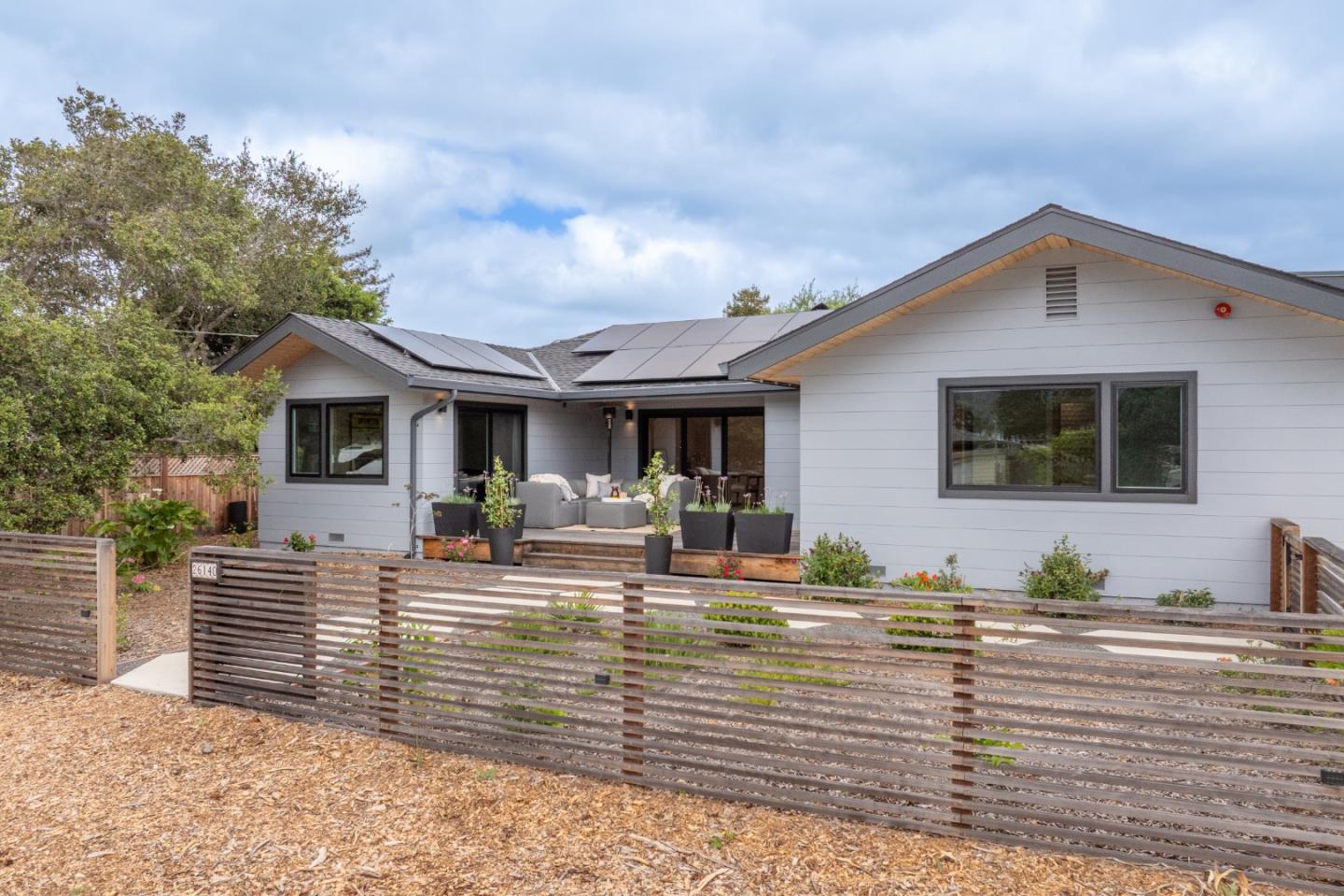 Detail Gallery Image 7 of 46 For 26140 Mesa Dr, Carmel,  CA 93923 - 3 Beds | 2/1 Baths