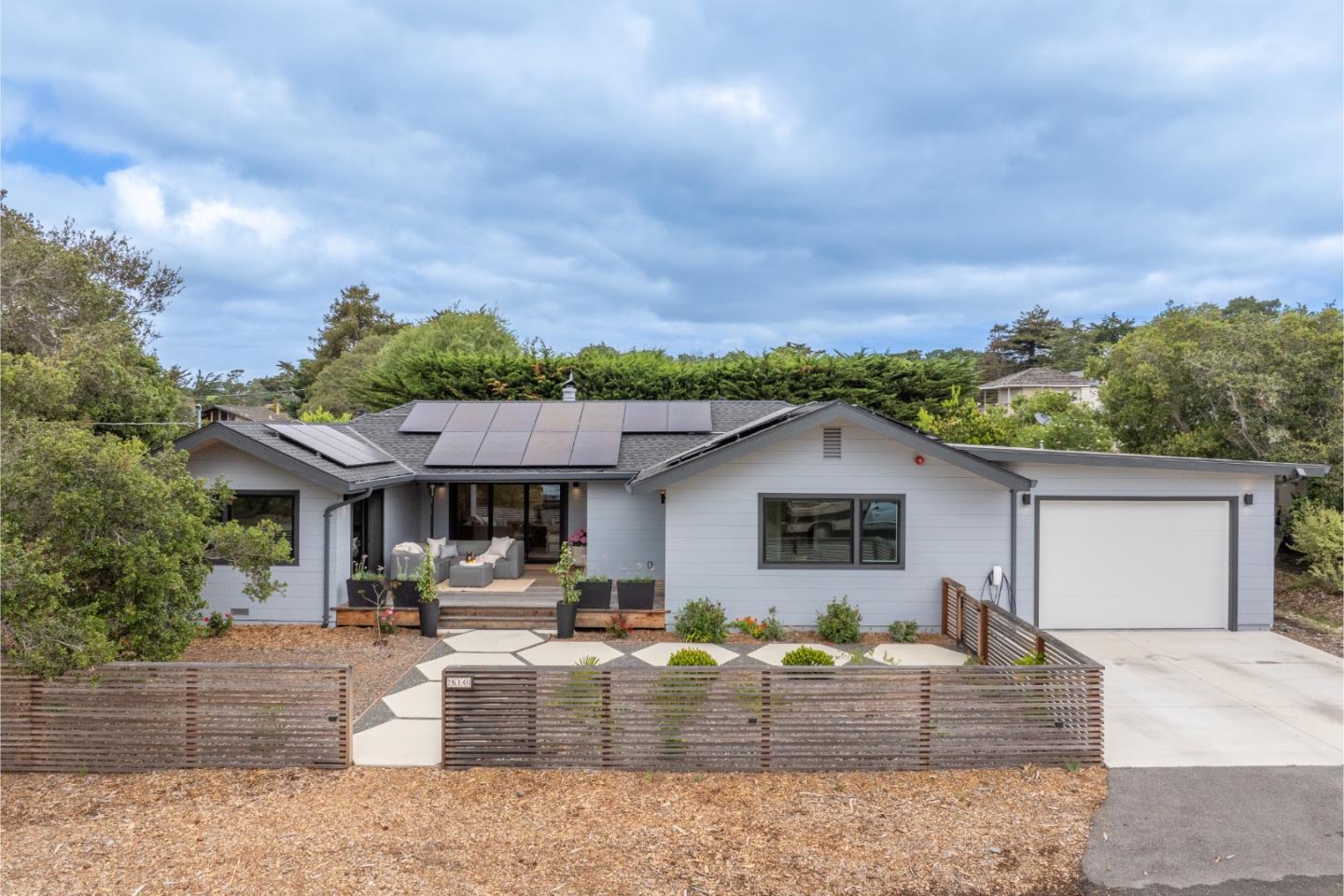 Detail Gallery Image 8 of 46 For 26140 Mesa Dr, Carmel,  CA 93923 - 3 Beds | 2/1 Baths