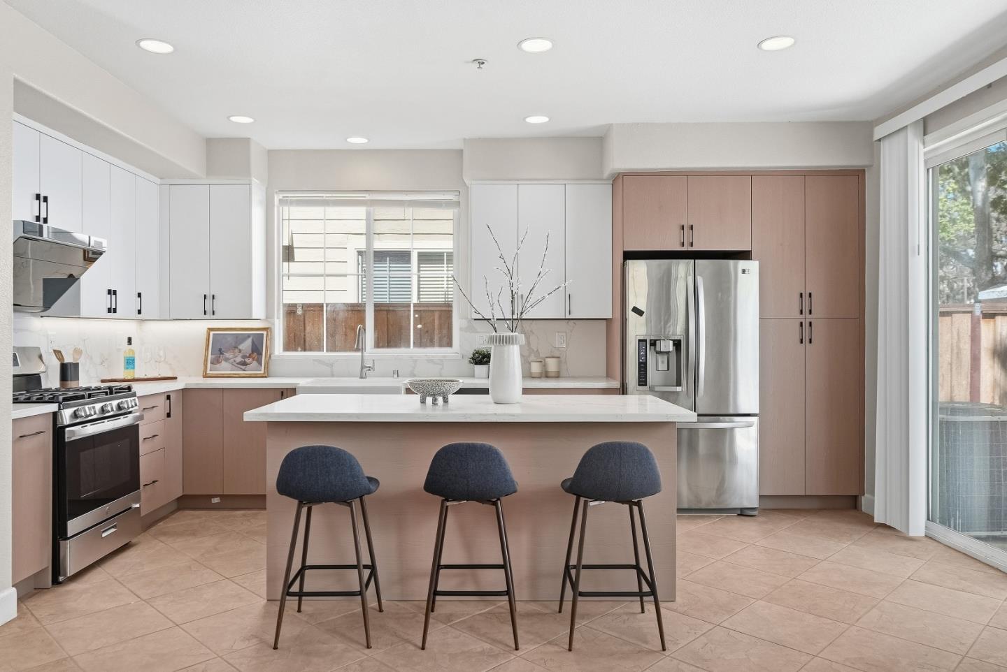 Detail Gallery Image 5 of 46 For 7325 Carter Ave, Newark,  CA 94560 - 4 Beds | 2/1 Baths