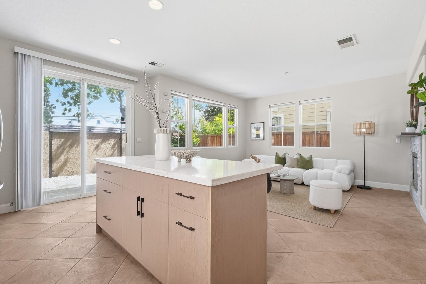 Detail Gallery Image 9 of 46 For 7325 Carter Ave, Newark,  CA 94560 - 4 Beds | 2/1 Baths