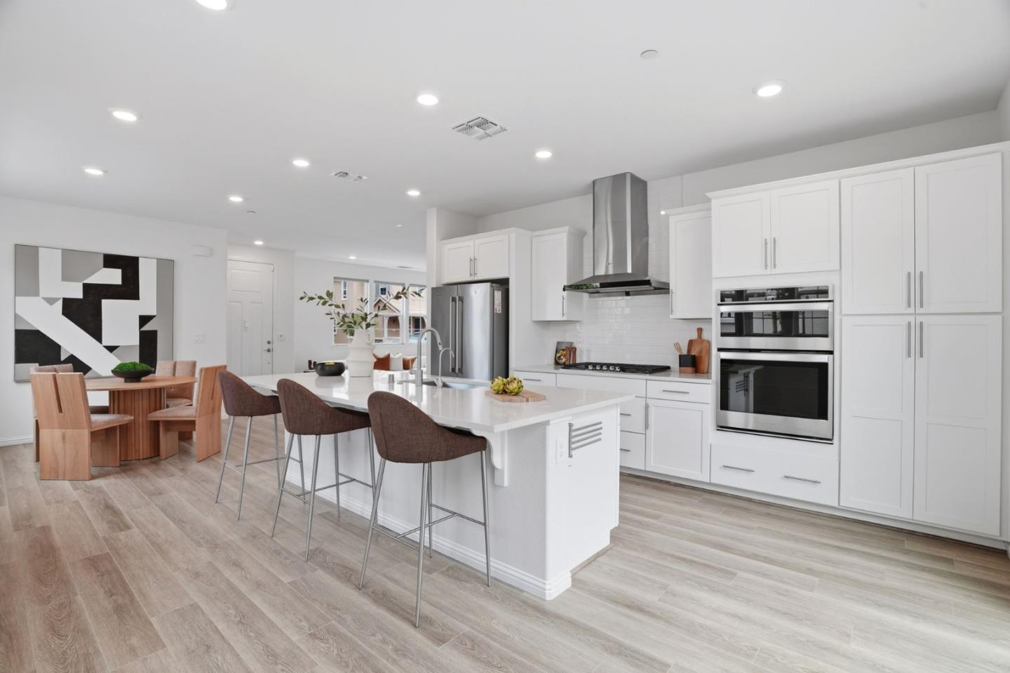 Detail Gallery Image 13 of 43 For 2658 Admiral Cir, Hayward,  CA 94545 - 3 Beds | 2/1 Baths