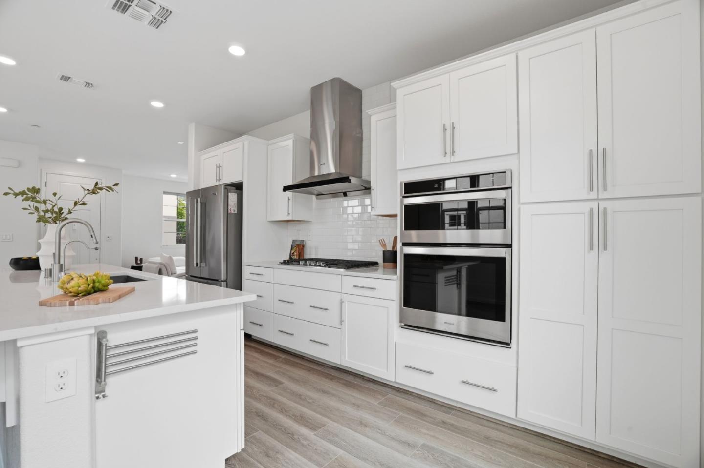 Detail Gallery Image 14 of 43 For 2658 Admiral Cir, Hayward,  CA 94545 - 3 Beds | 2/1 Baths