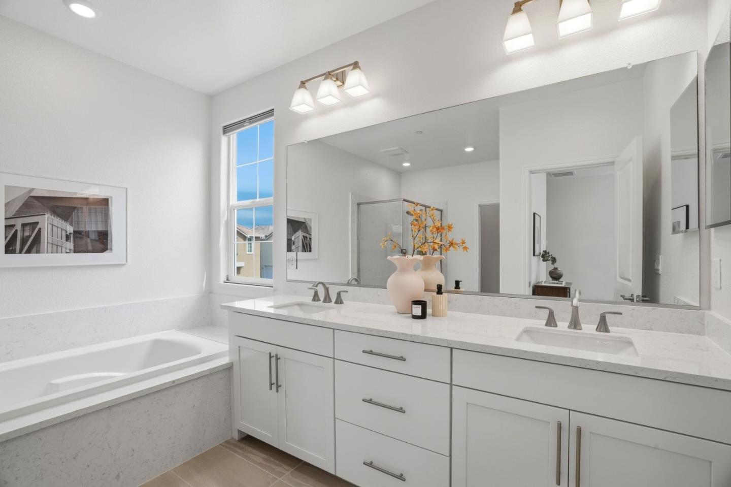 Detail Gallery Image 22 of 43 For 2658 Admiral Cir, Hayward,  CA 94545 - 3 Beds | 2/1 Baths