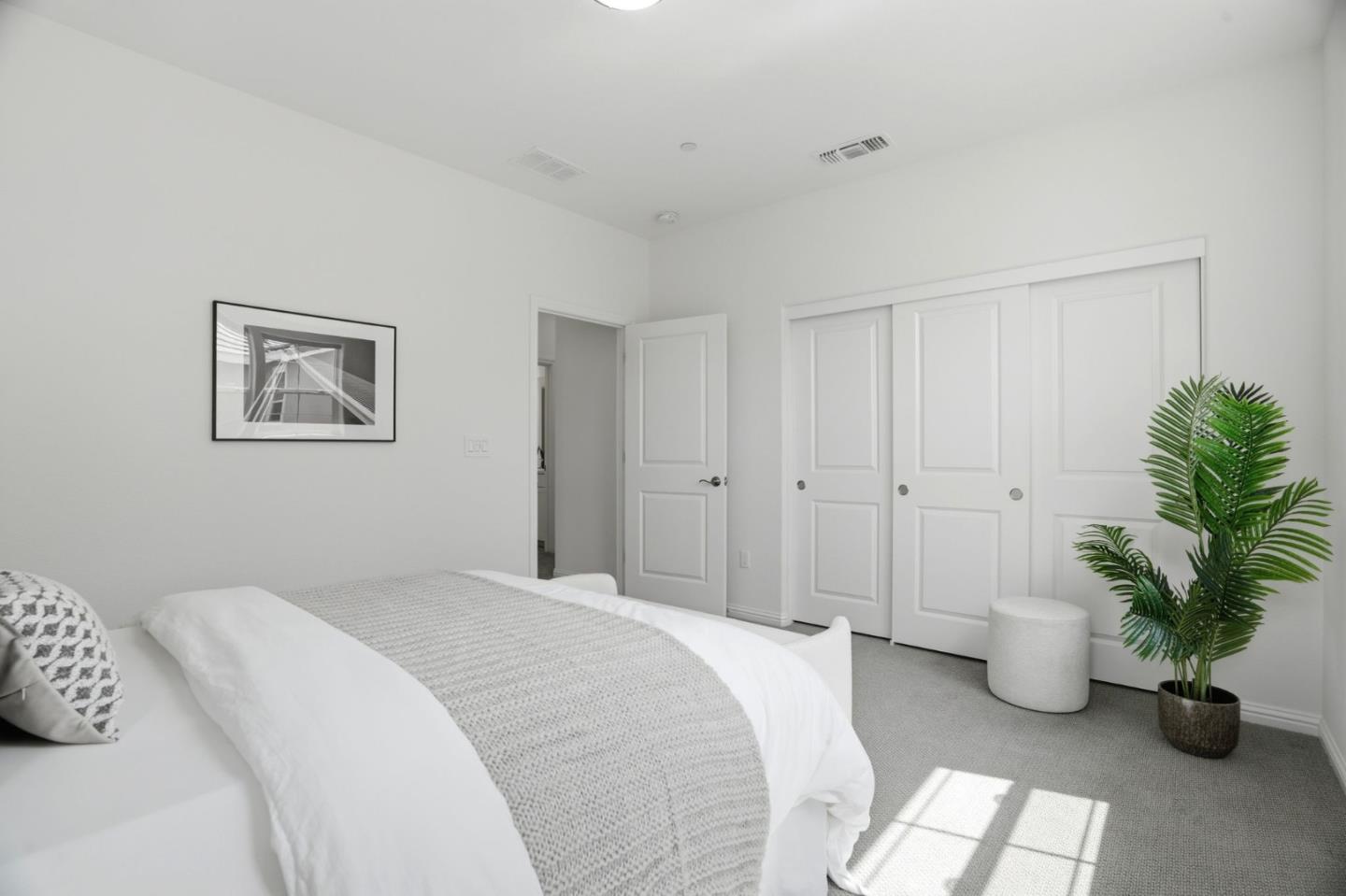 Detail Gallery Image 27 of 43 For 2658 Admiral Cir, Hayward,  CA 94545 - 3 Beds | 2/1 Baths