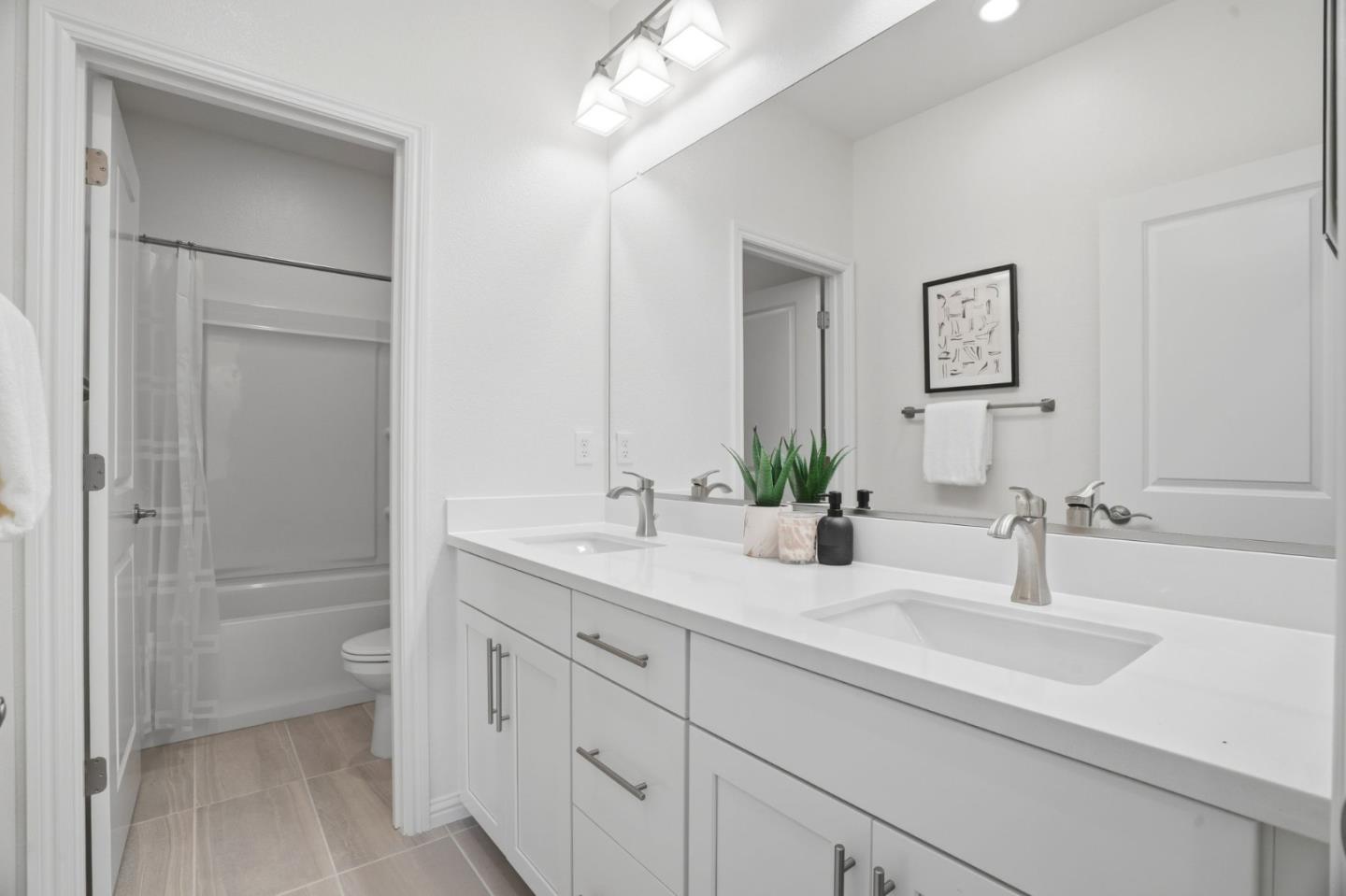 Detail Gallery Image 28 of 43 For 2658 Admiral Cir, Hayward,  CA 94545 - 3 Beds | 2/1 Baths