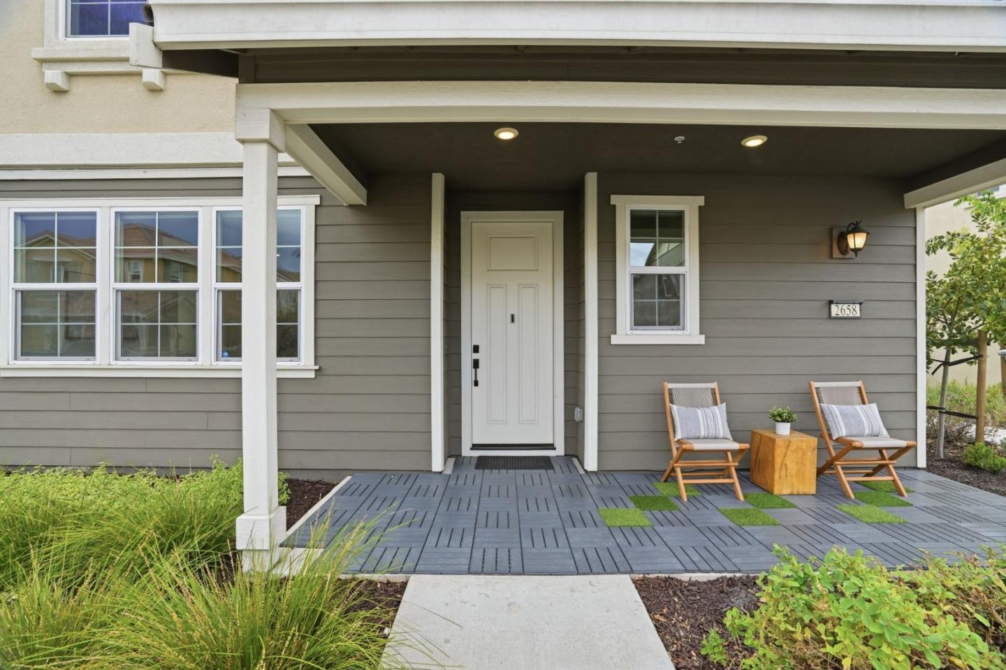 Detail Gallery Image 3 of 43 For 2658 Admiral Cir, Hayward,  CA 94545 - 3 Beds | 2/1 Baths