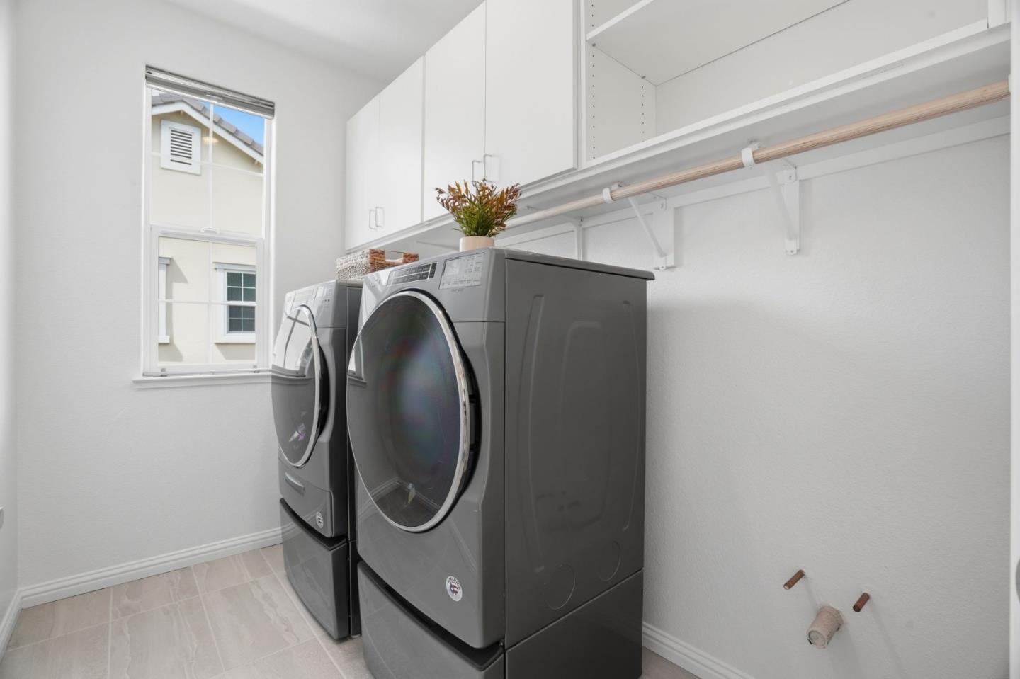 Detail Gallery Image 30 of 43 For 2658 Admiral Cir, Hayward,  CA 94545 - 3 Beds | 2/1 Baths