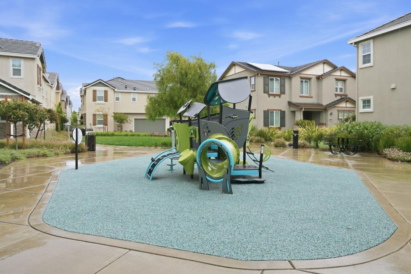 Detail Gallery Image 39 of 43 For 2658 Admiral Cir, Hayward,  CA 94545 - 3 Beds | 2/1 Baths