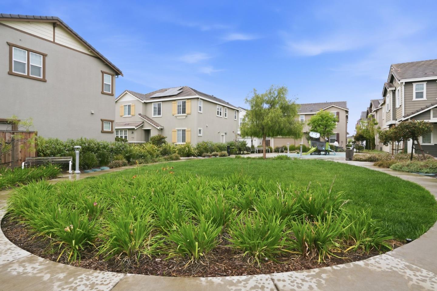 Detail Gallery Image 40 of 43 For 2658 Admiral Cir, Hayward,  CA 94545 - 3 Beds | 2/1 Baths