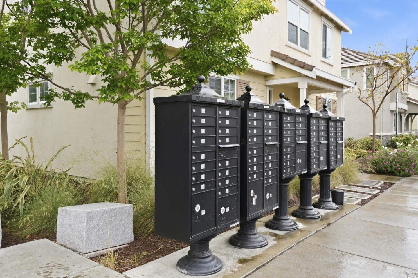 Detail Gallery Image 41 of 43 For 2658 Admiral Cir, Hayward,  CA 94545 - 3 Beds | 2/1 Baths