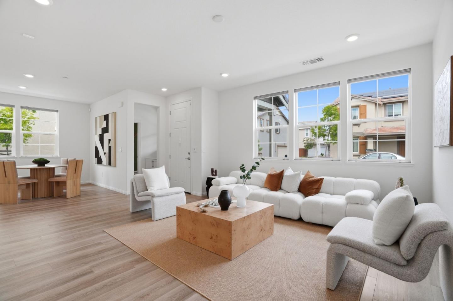 Detail Gallery Image 7 of 43 For 2658 Admiral Cir, Hayward,  CA 94545 - 3 Beds | 2/1 Baths