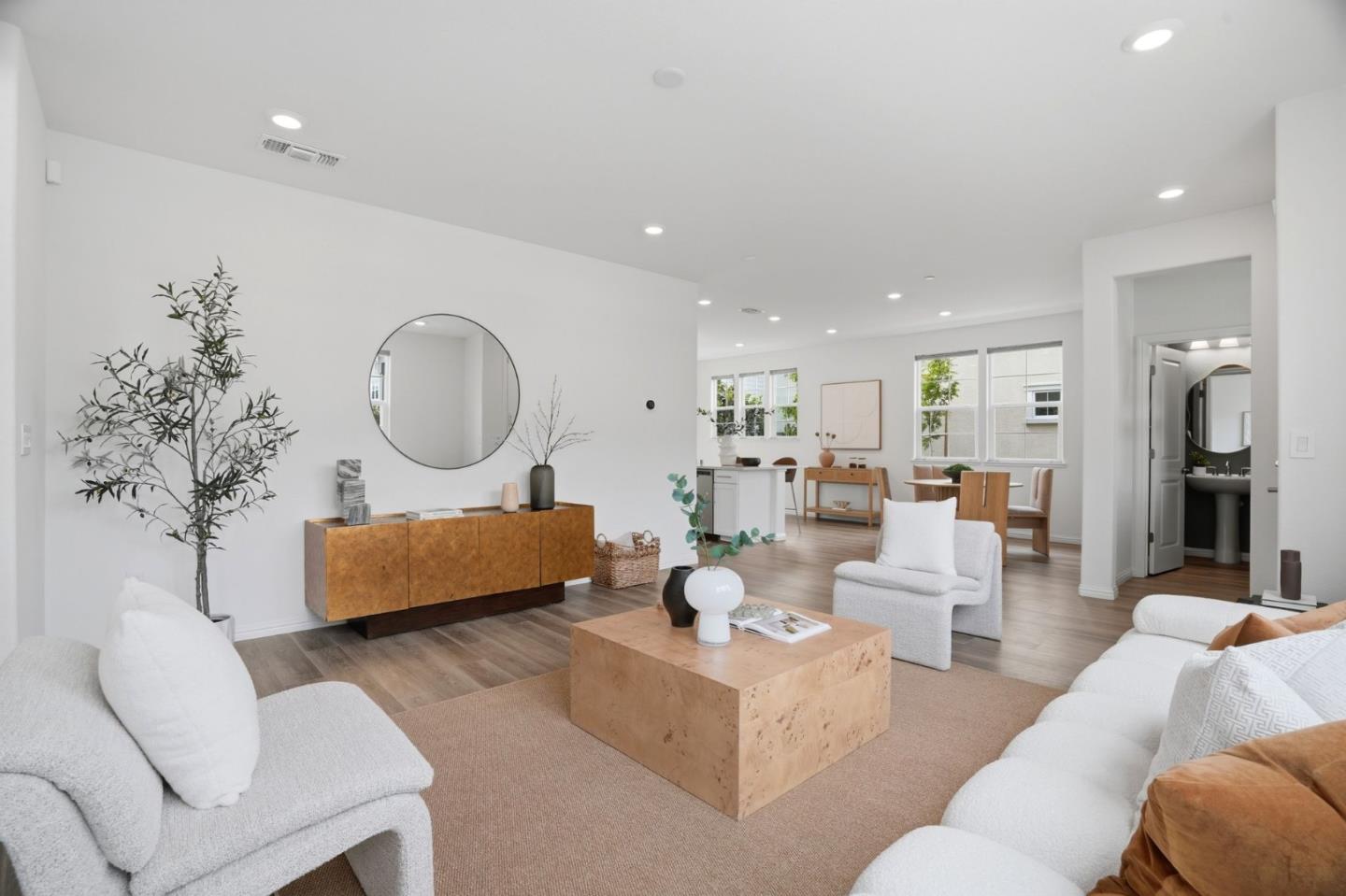 Detail Gallery Image 8 of 43 For 2658 Admiral Cir, Hayward,  CA 94545 - 3 Beds | 2/1 Baths