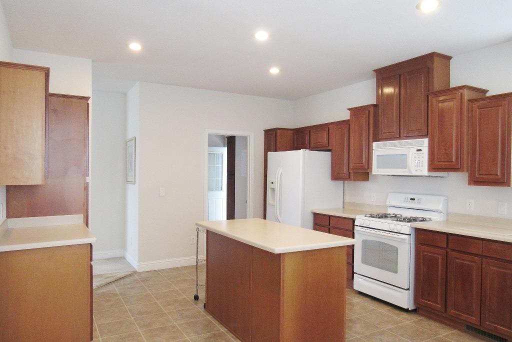 Detail Gallery Image 11 of 37 For 1225 Vienna Dr #44,  Sunnyvale,  CA 94089 - 3 Beds | 2 Baths