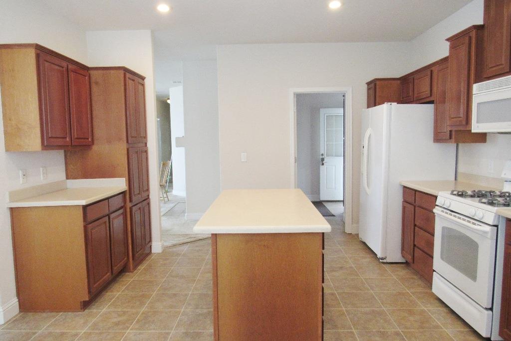 Detail Gallery Image 12 of 37 For 1225 Vienna Dr #44,  Sunnyvale,  CA 94089 - 3 Beds | 2 Baths