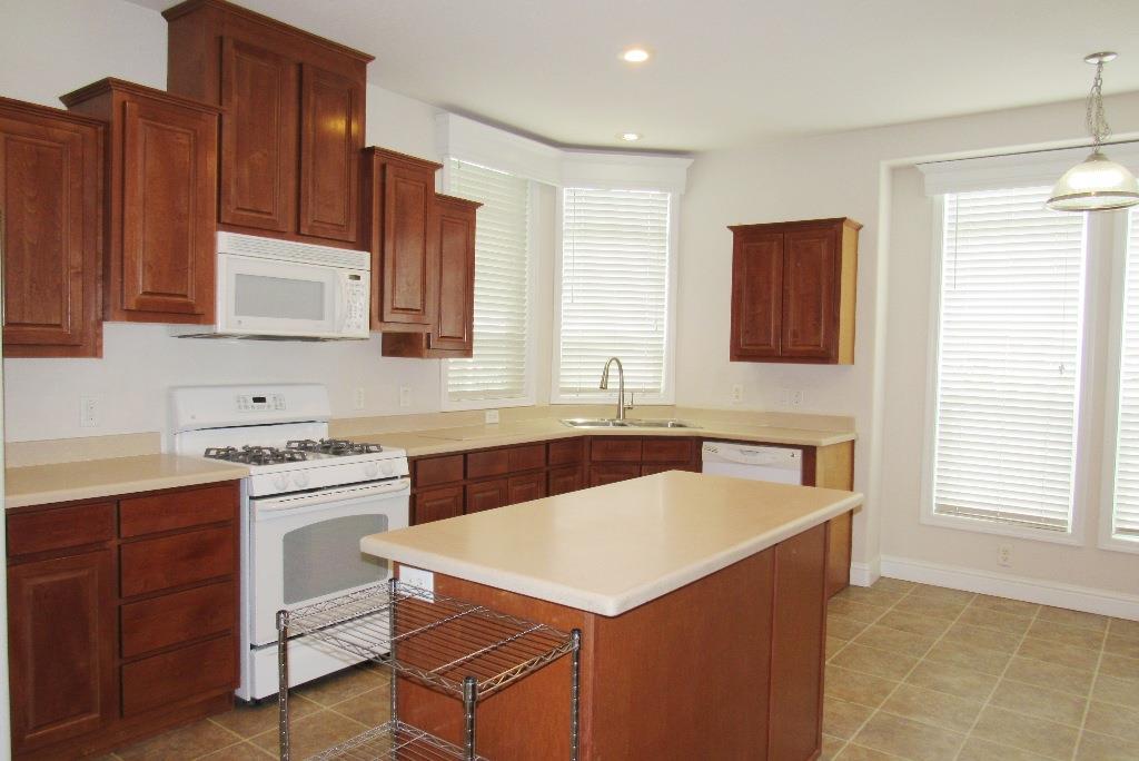 Detail Gallery Image 15 of 37 For 1225 Vienna Dr #44,  Sunnyvale,  CA 94089 - 3 Beds | 2 Baths