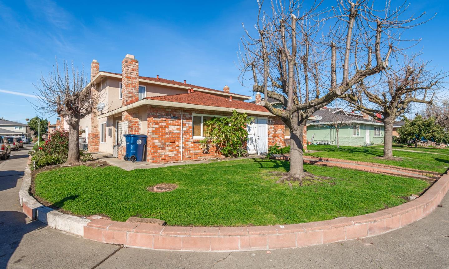 Detail Gallery Image 2 of 23 For 100 Nedra Ct, Sacramento,  CA 95822 - – Beds | – Baths