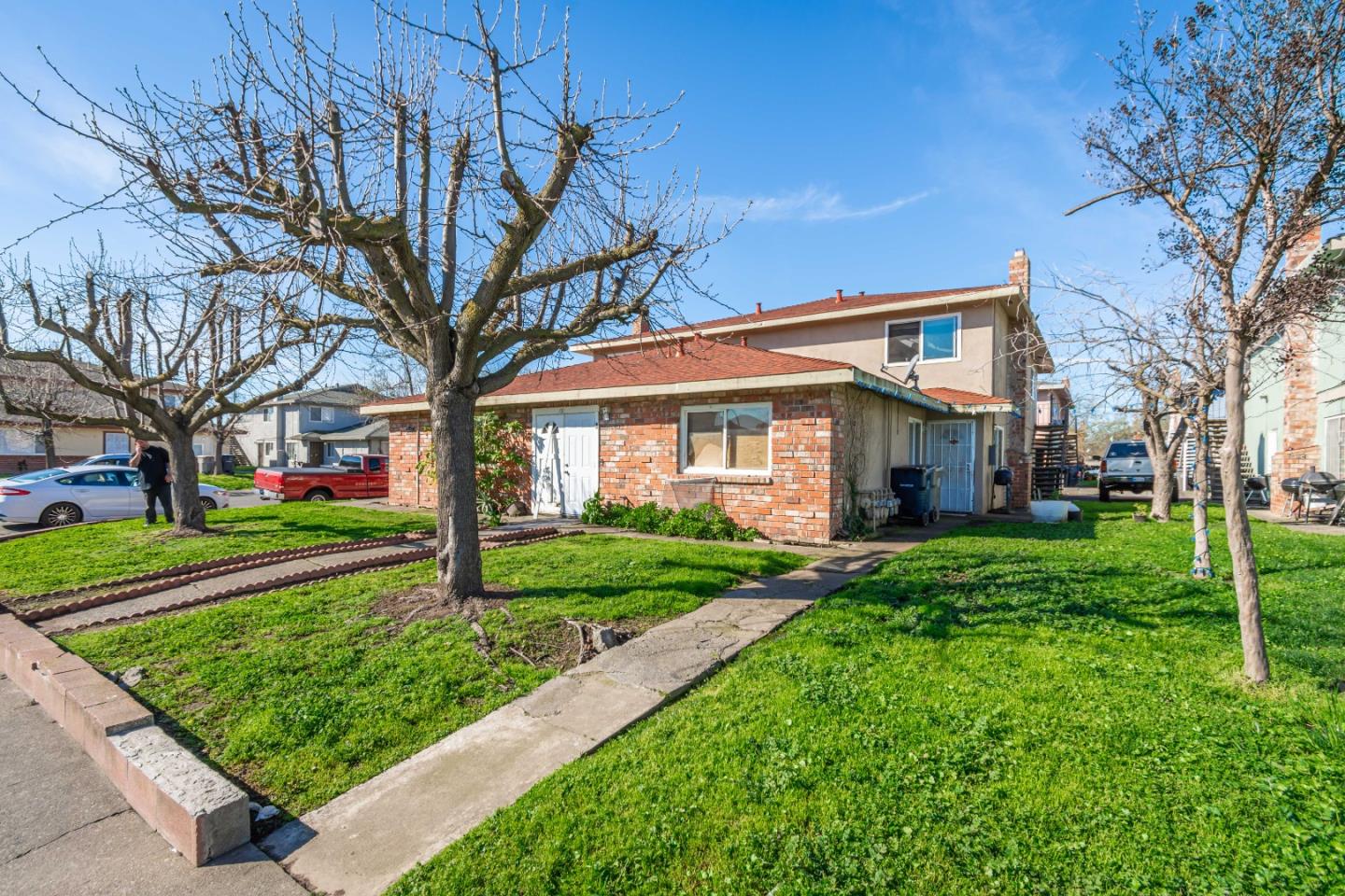 Detail Gallery Image 4 of 23 For 100 Nedra Ct, Sacramento,  CA 95822 - – Beds | – Baths