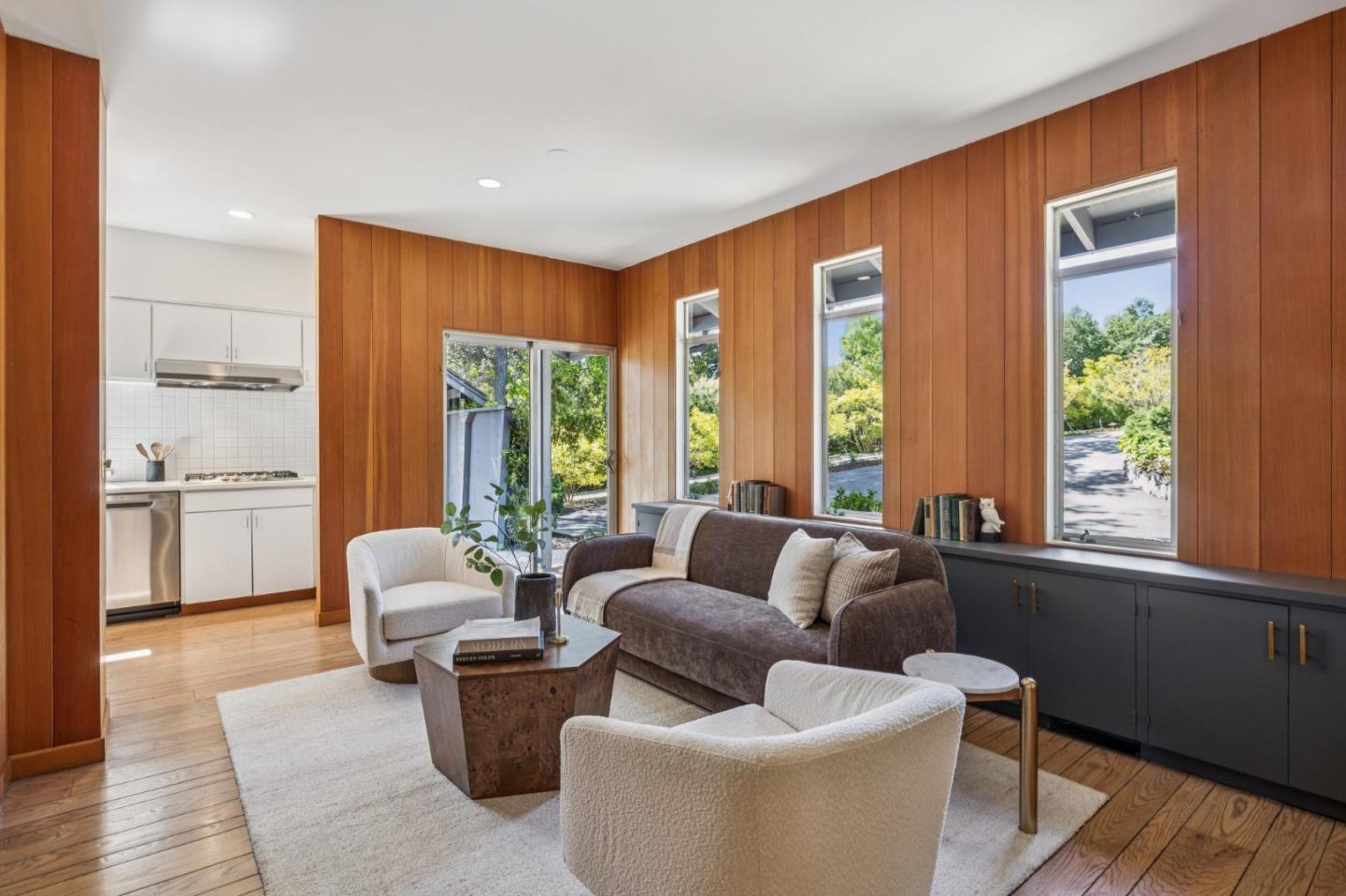 Detail Gallery Image 13 of 49 For 25845 Springhill Dr, Los Altos Hills,  CA 94022 - 5 Beds | 4 Baths