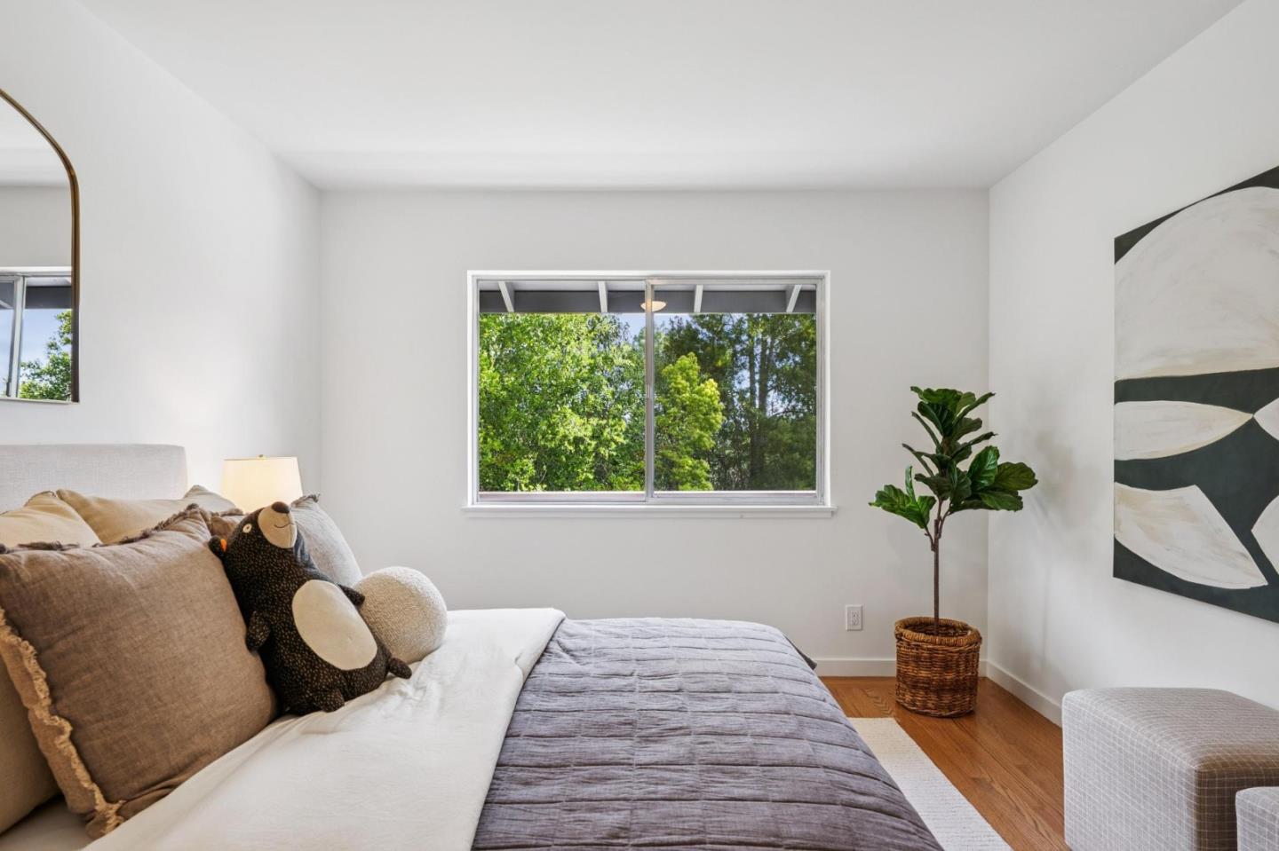 Detail Gallery Image 22 of 49 For 25845 Springhill Dr, Los Altos Hills,  CA 94022 - 5 Beds | 4 Baths