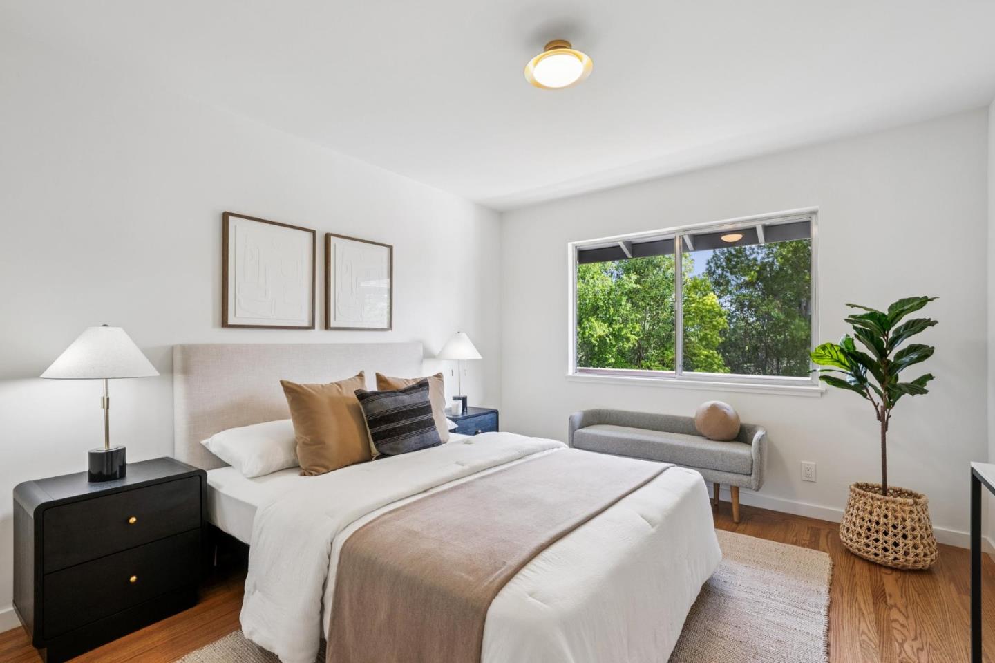 Detail Gallery Image 23 of 49 For 25845 Springhill Dr, Los Altos Hills,  CA 94022 - 5 Beds | 4 Baths