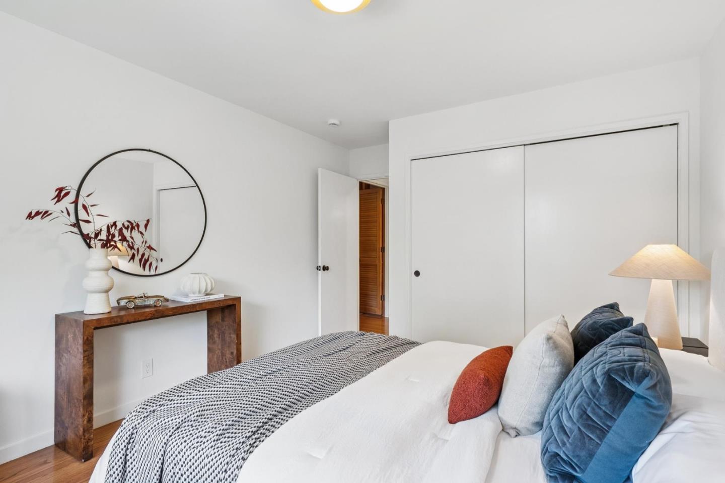 Detail Gallery Image 26 of 49 For 25845 Springhill Dr, Los Altos Hills,  CA 94022 - 5 Beds | 4 Baths