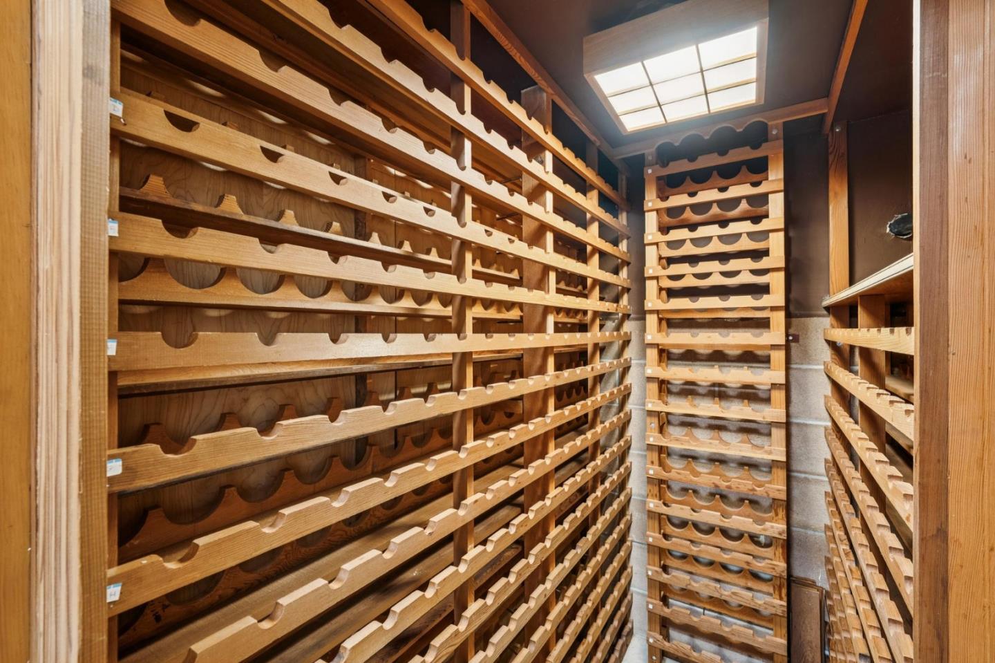 Detail Gallery Image 30 of 49 For 25845 Springhill Dr, Los Altos Hills,  CA 94022 - 5 Beds | 4 Baths