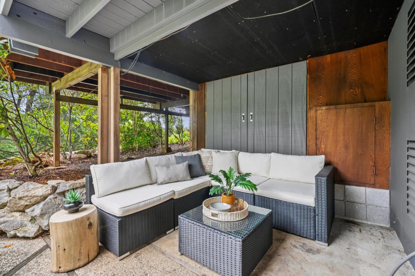 Detail Gallery Image 35 of 49 For 25845 Springhill Dr, Los Altos Hills,  CA 94022 - 5 Beds | 4 Baths