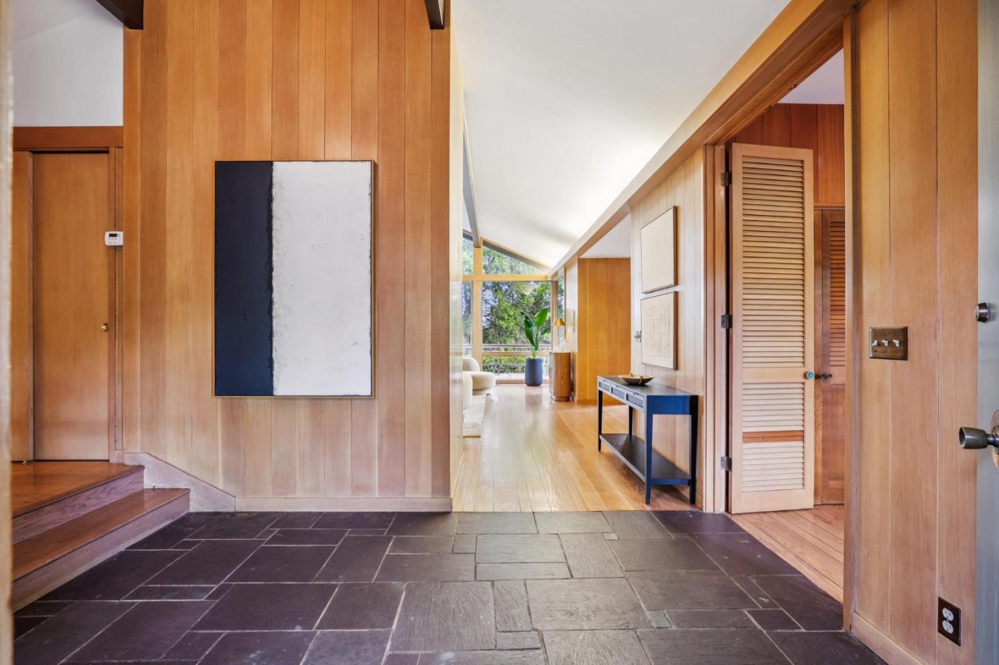 Detail Gallery Image 4 of 49 For 25845 Springhill Dr, Los Altos Hills,  CA 94022 - 5 Beds | 4 Baths