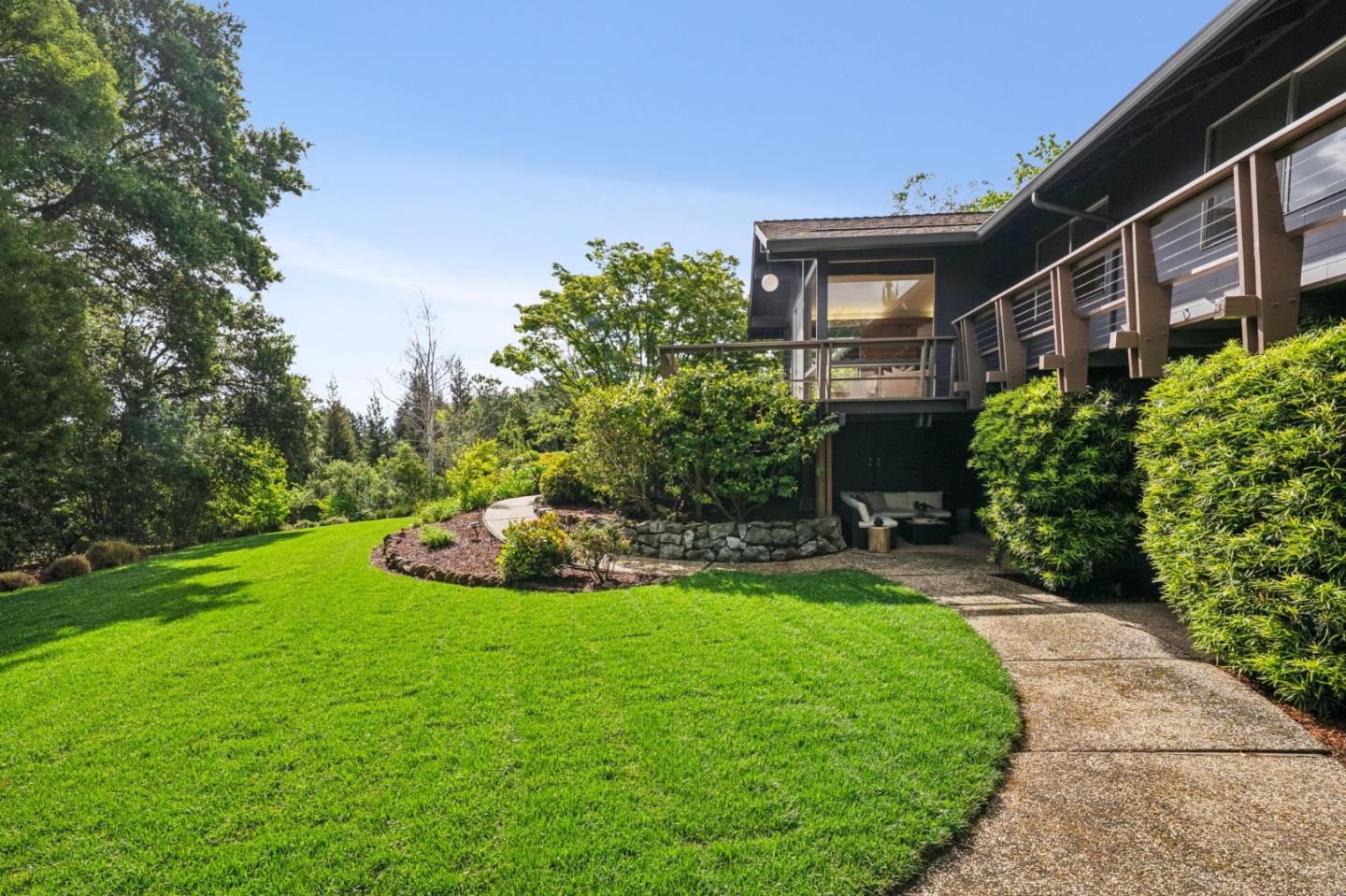 Detail Gallery Image 47 of 49 For 25845 Springhill Dr, Los Altos Hills,  CA 94022 - 5 Beds | 4 Baths