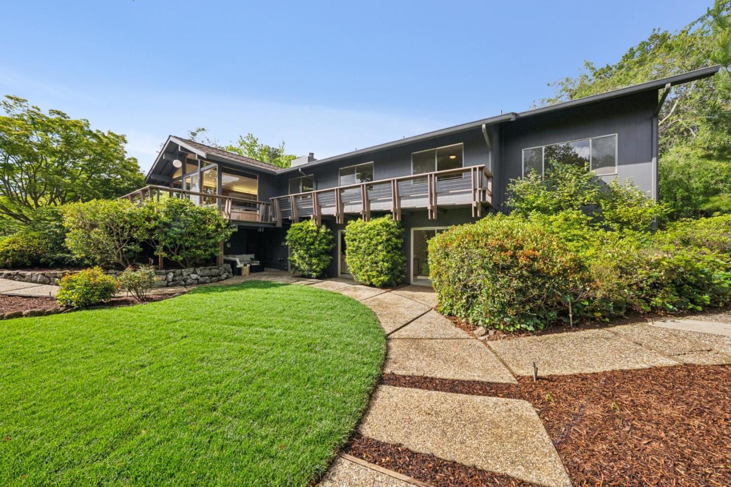 Detail Gallery Image 48 of 49 For 25845 Springhill Dr, Los Altos Hills,  CA 94022 - 5 Beds | 4 Baths