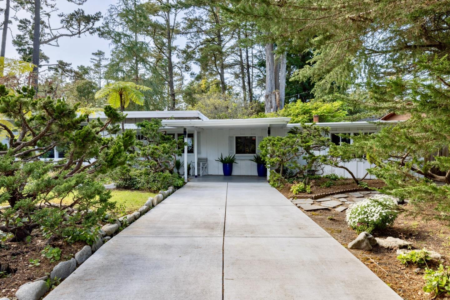 Detail Gallery Image 4 of 63 For 4058 El Bosque Dr, Pebble Beach,  CA 93953 - 3 Beds | 2 Baths