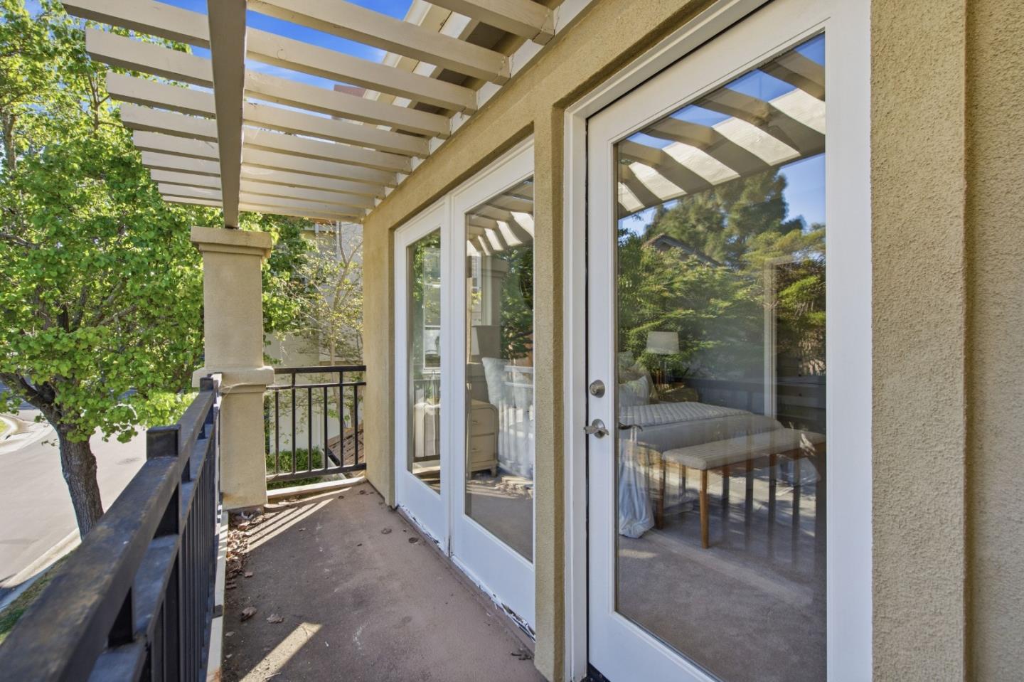 Detail Gallery Image 26 of 37 For 39 Arroyo View Cir, Belmont,  CA 94002 - 3 Beds | 2/1 Baths